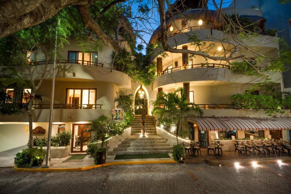 Maya Villa Condo Hotel プレヤデルカーメン エクステリア 写真