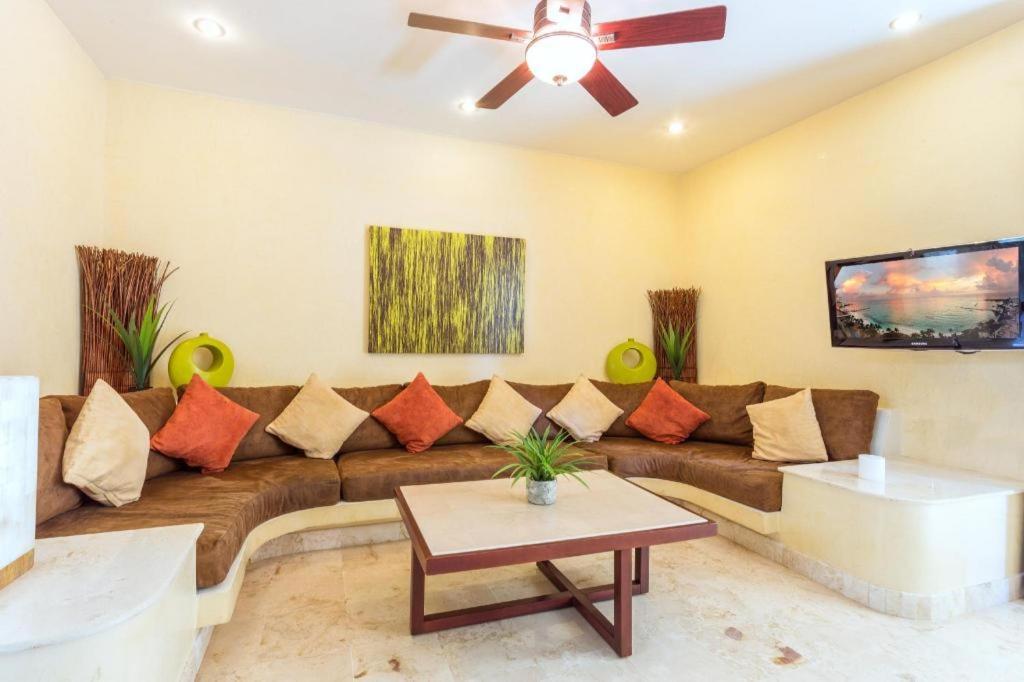 Maya Villa Condo Hotel プレヤデルカーメン エクステリア 写真