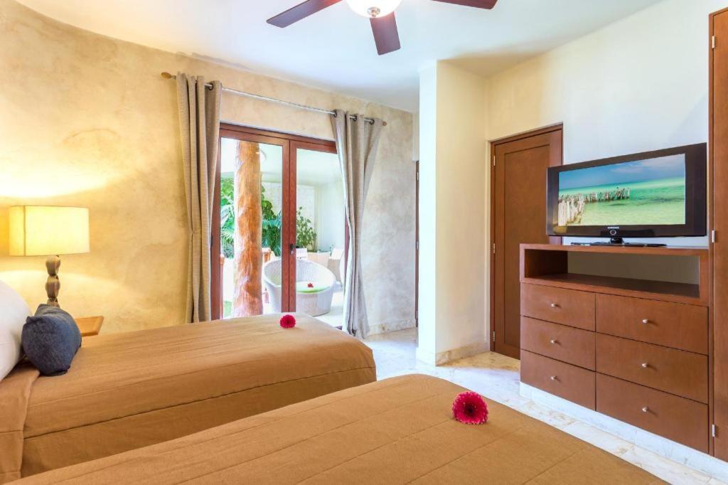 Maya Villa Condo Hotel プレヤデルカーメン エクステリア 写真